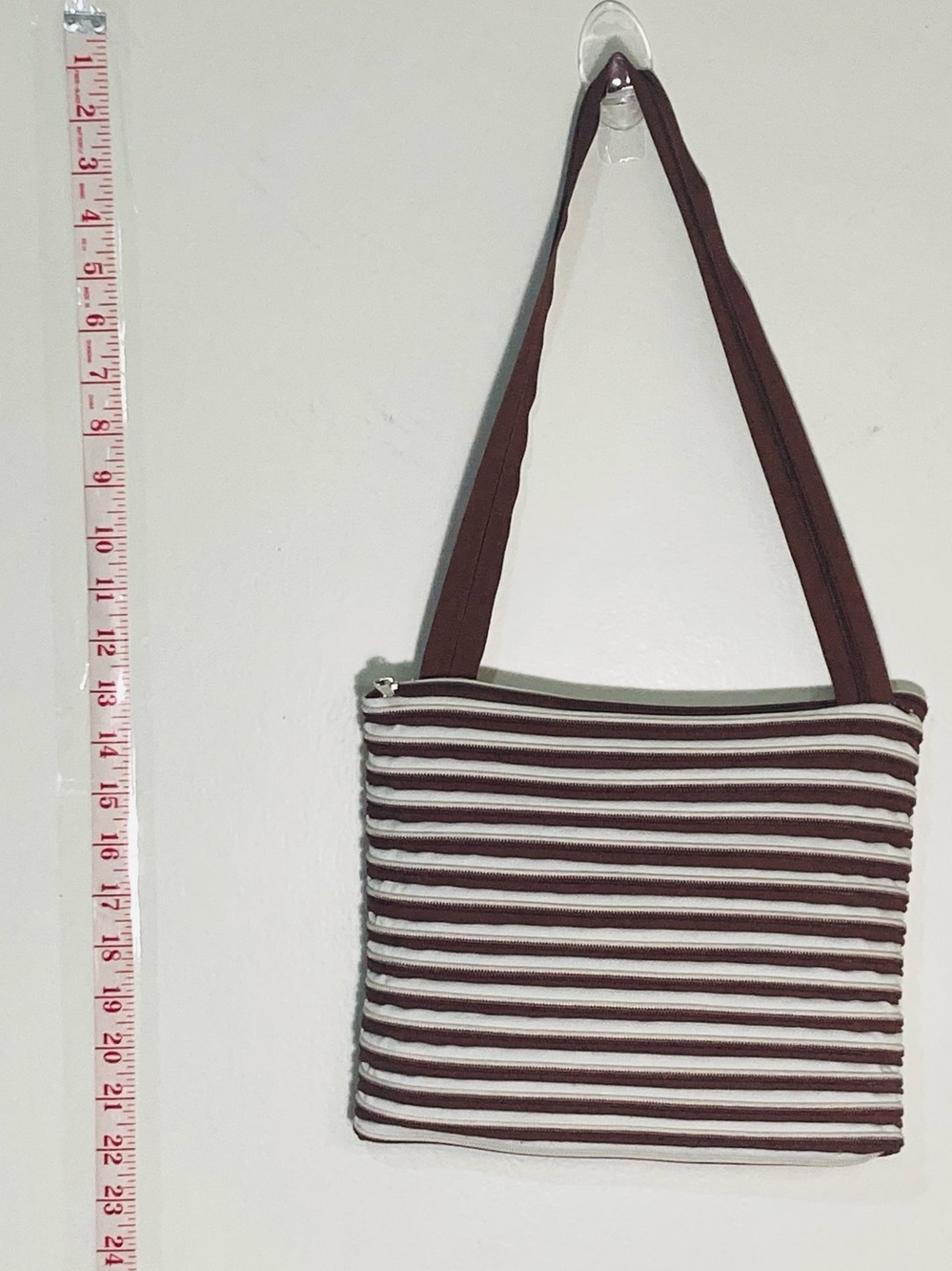LIKE NEW All Zipper Shoulder Bag ECO-FRIENDLY